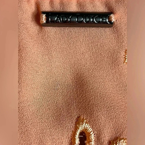 LADY DUTCH HIGH SOCIETY sleeveless peach blouse , sz SM and LG . Long fringes - Picture 13 of 16